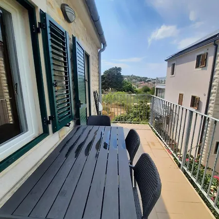 Panorama Apartment *